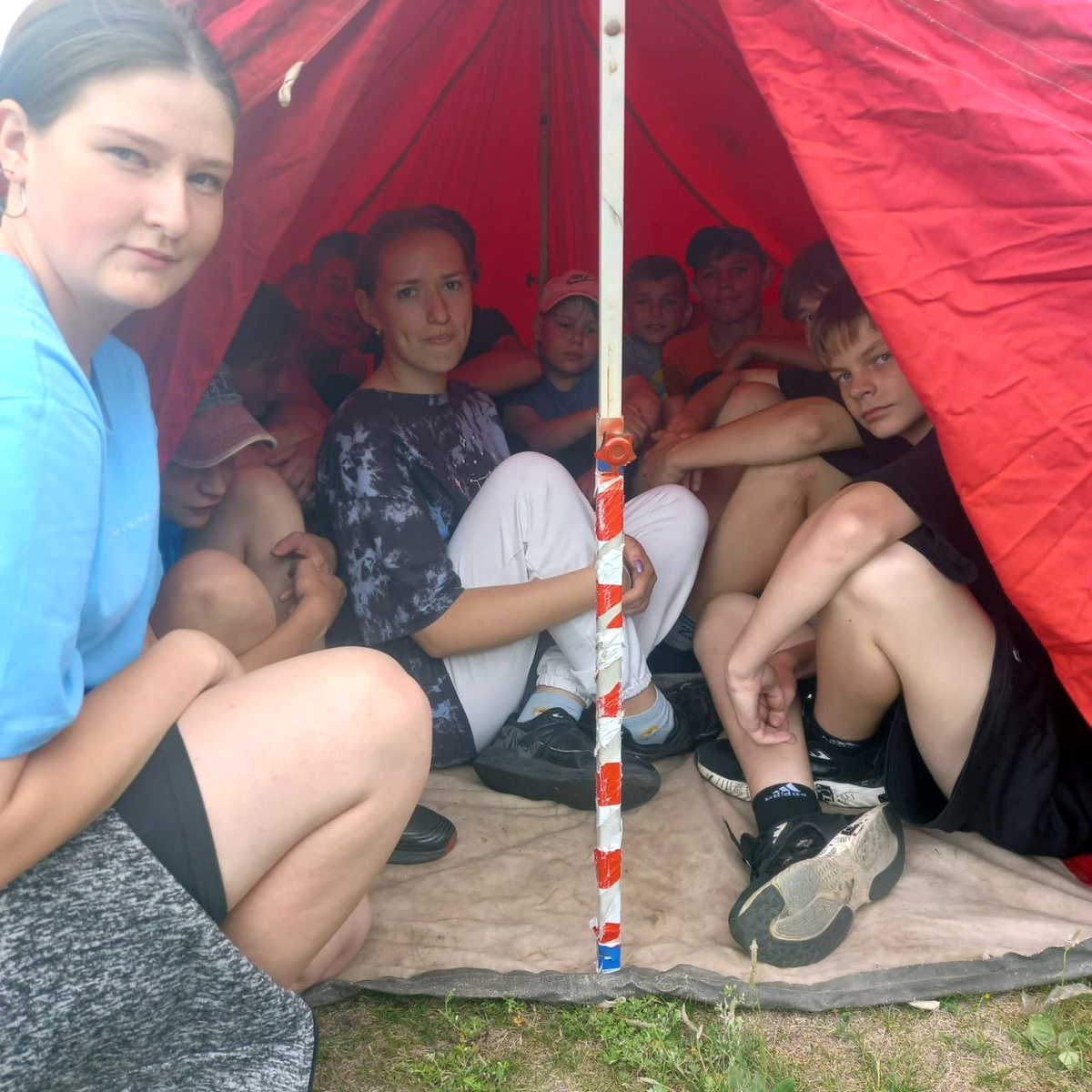 Сборка палатки и тренировки на свежем воздухе.